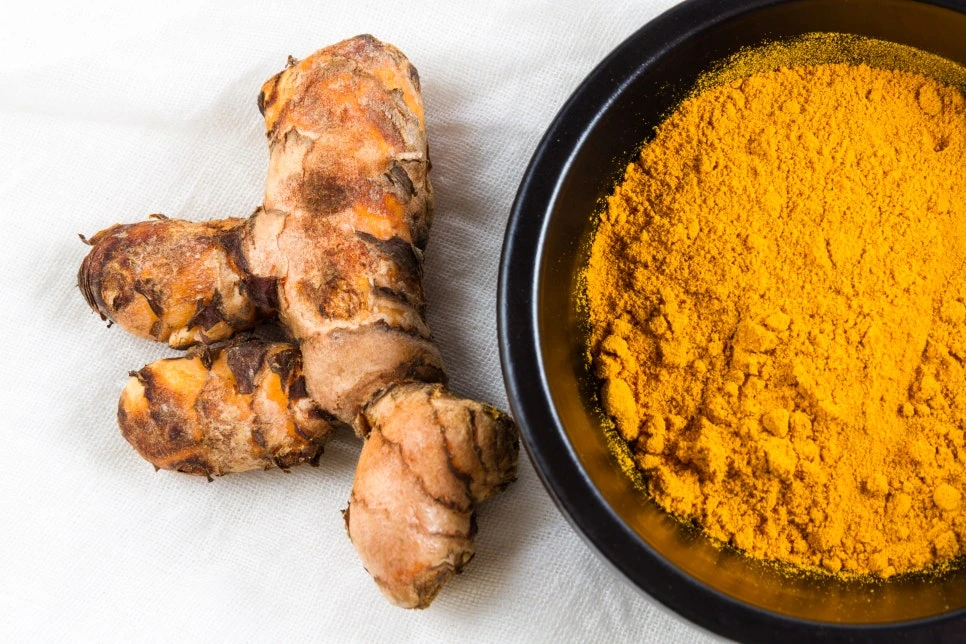Turmeric and curcumin illustration